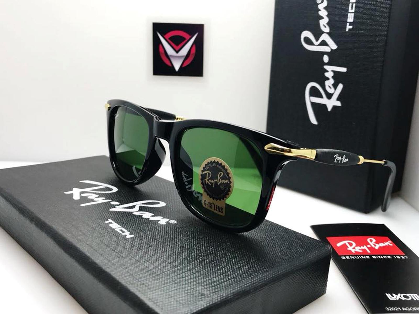 RAY-BAN Green & Gold 2148 Square Cap Hot Favourite Wintage Sunglass For Unisex.