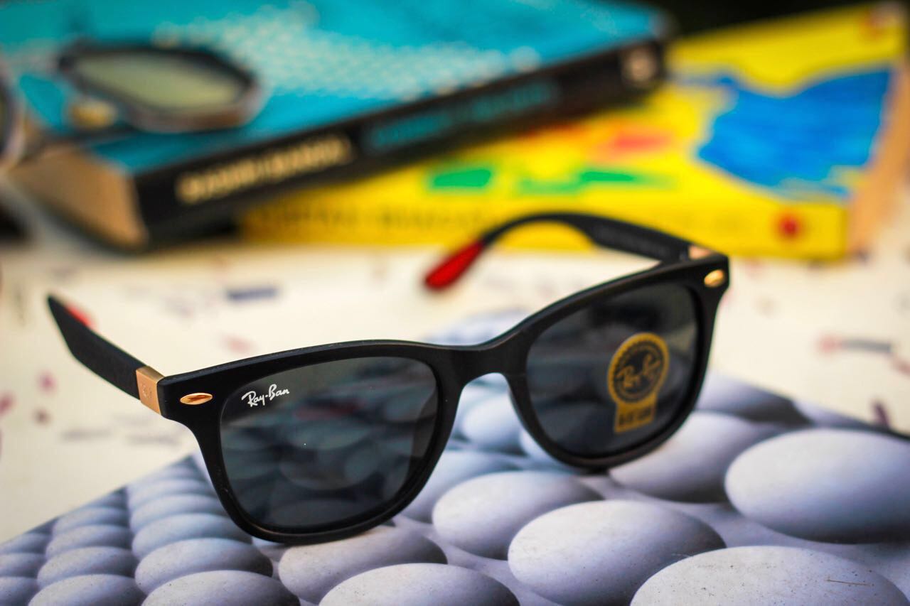 RAY-BAN New Fancy Men's Square Wayfarer Trendy Hot Favourite Wintage Sunglass For Unisex.