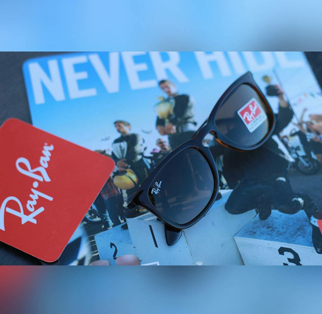 RAY-BAN New Looking Stylish Attractive Black & Black 4221 Square Sunglass For Unisex