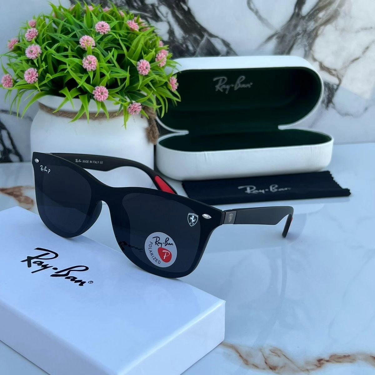 RAY-BAN New Fancy Men's Square Wayfarer Trendy Hot Favourite Wintage Sunglass For Unisex.