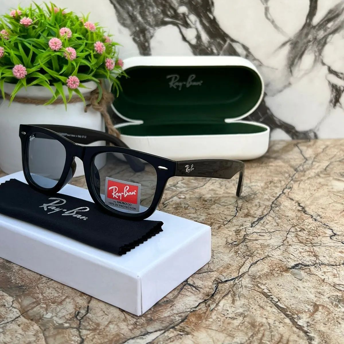 RAY-BAN New Fancy Men's Square Wayfarer Trendy Hot Favourite Wintage Sunglass For Unisex.